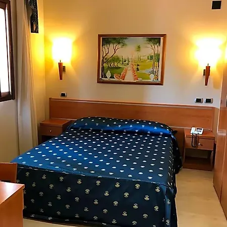 Hotel Bel Sito Due Torri 4*