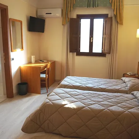 Bel Sito Due Torri Otel 4*